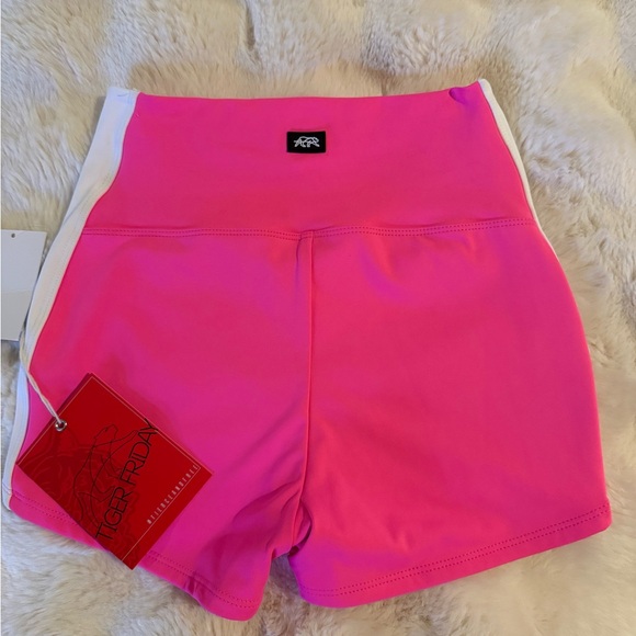 Tiger Friday Pink Women's Shorts Size Medium NWT - Picture 3 of 4